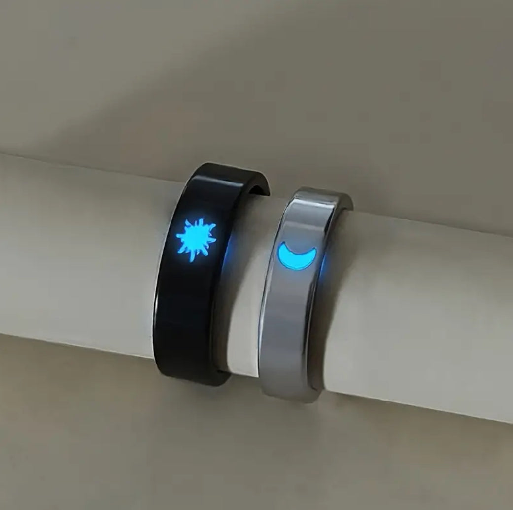 2pcs Glow-in-the-Dark Love Rings
