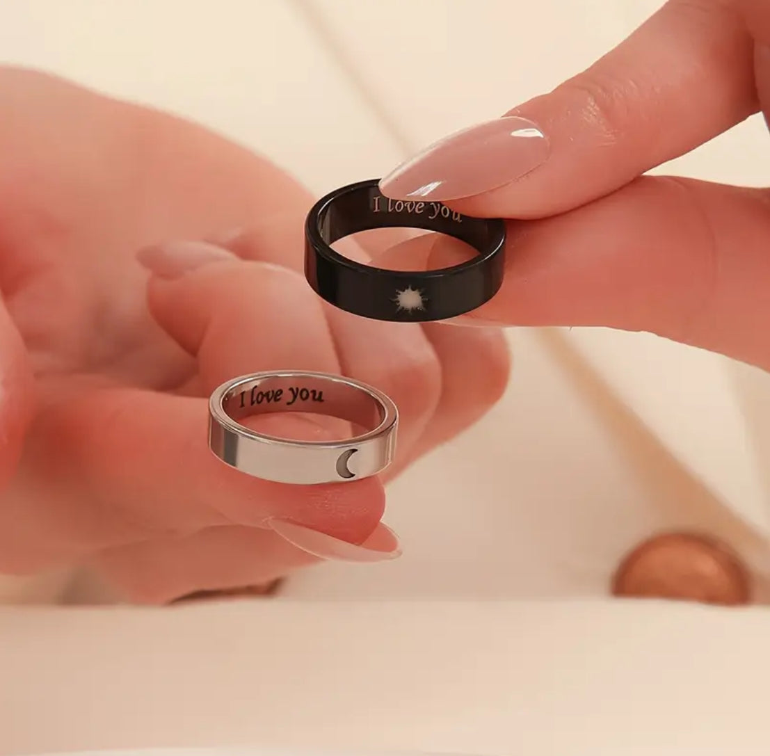 2pcs Glow-in-the-Dark Love Rings